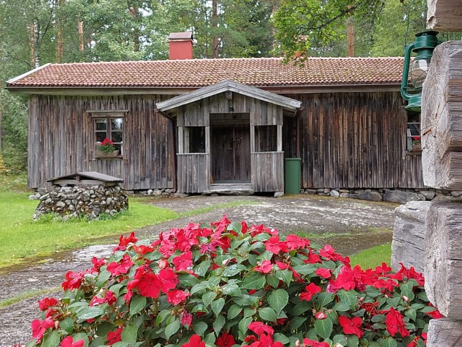 Hella ja Huone & Herkkujuustola Salotalo-popup juhannusviikolla!